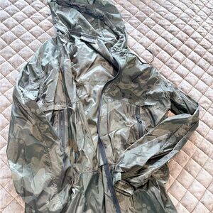 Under Armour Camouflage Hooded Windbreaker Jacket